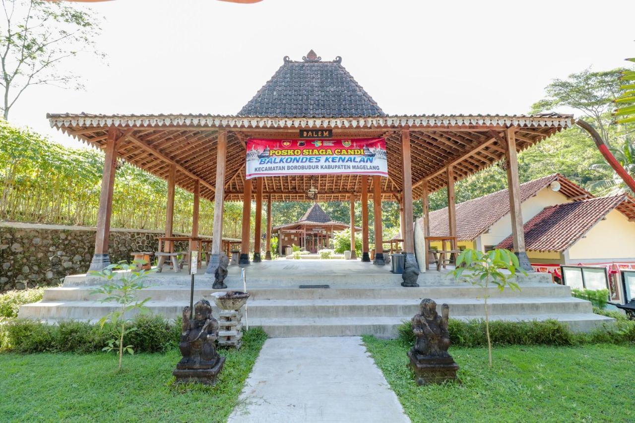 Balkondes Kenalan Hotel Magelang Exterior photo